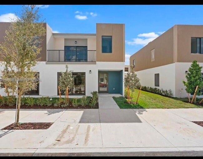 Building Photo - 14601 SW 262nd St Unit #1