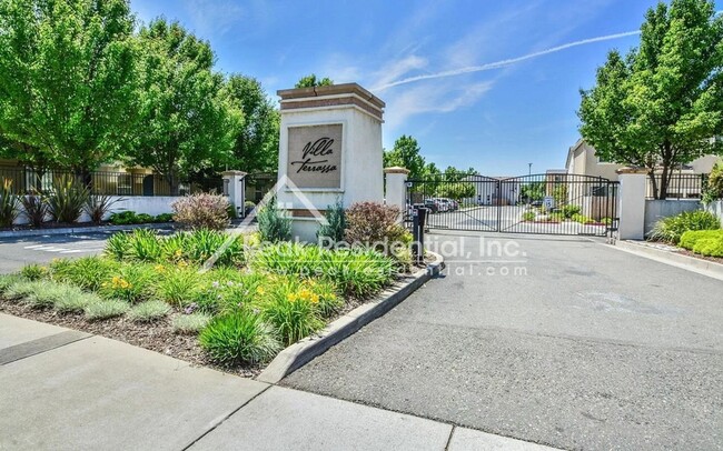 Updated Villa Terrazza 3bd/2.5ba Home with... - Updated Villa Terrazza 3bd/2.5ba Home with...
