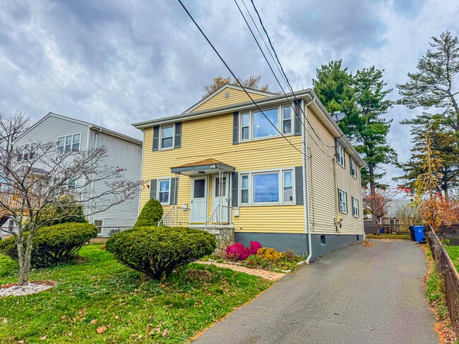 Photo - 70 Wynola Ave