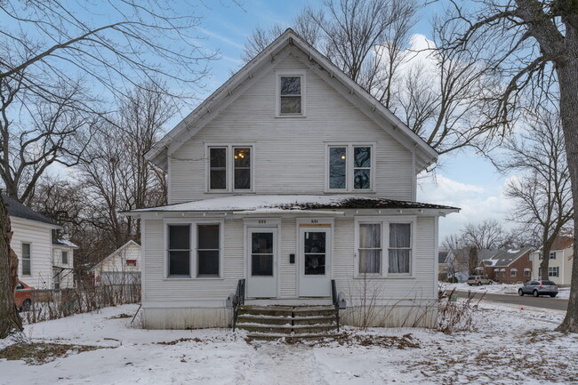 Building Photo - 629 3rd St NE Unit 631