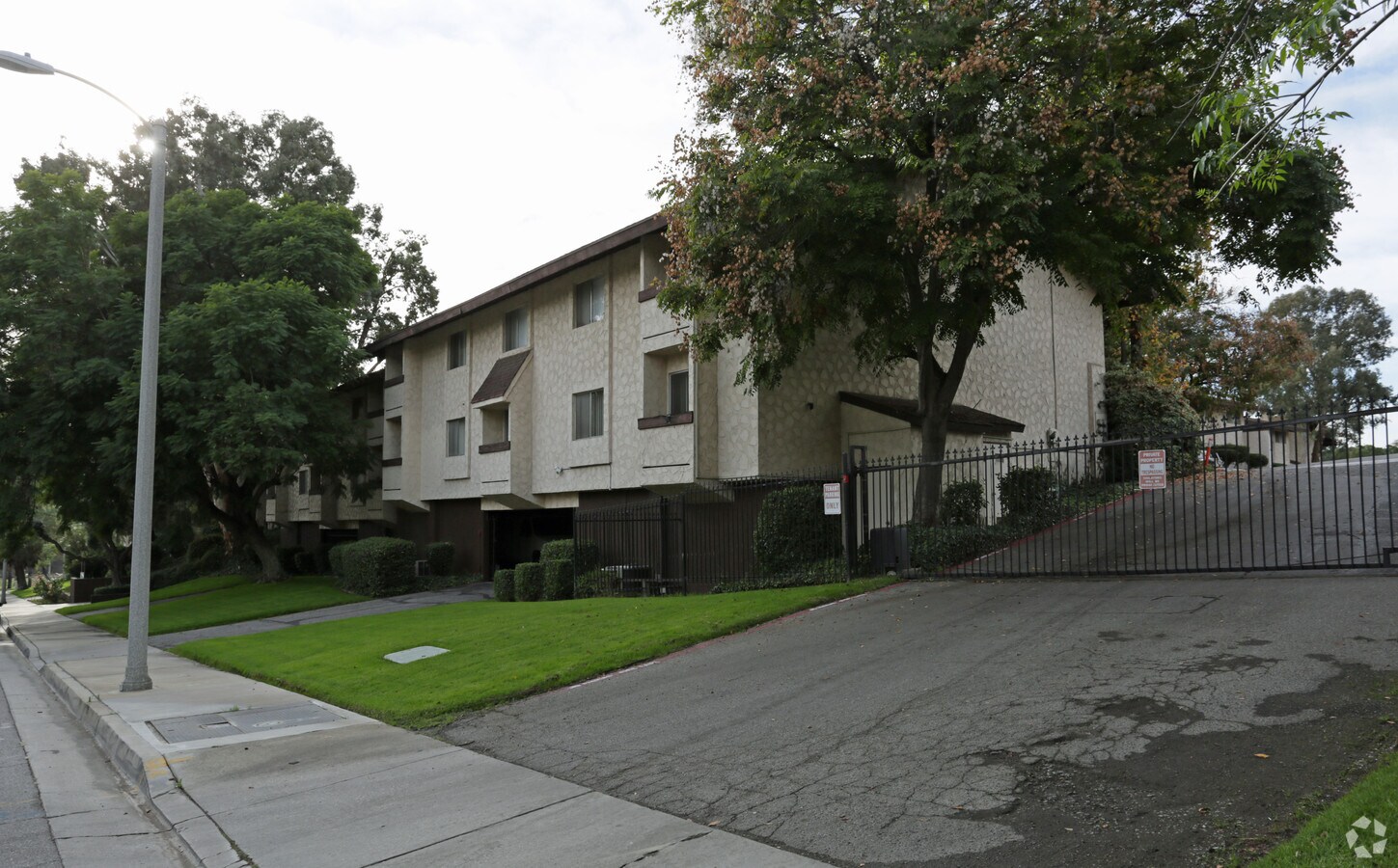 Park Place - Park Place Apartments