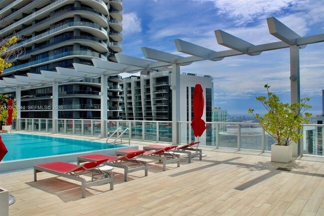 Photo - 1100 S Miami Ave Unidad 4004