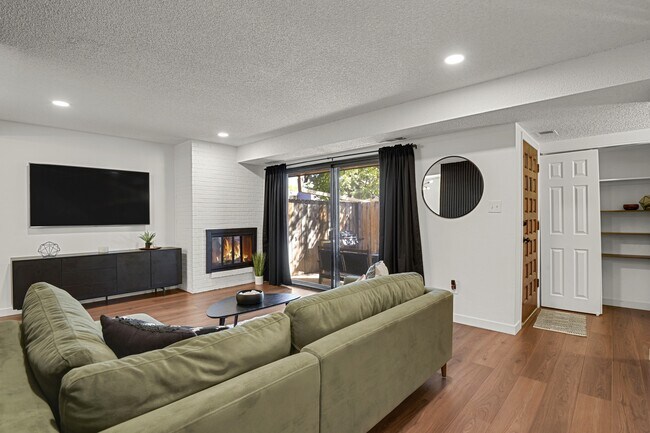 Photo - 7995 E Mississippi Ave