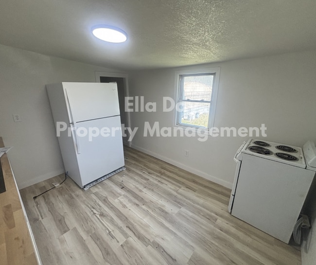 Photo - 610 N Ash St