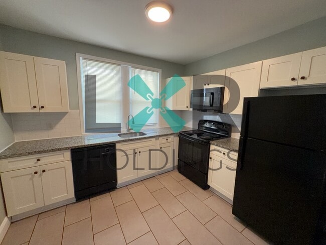 Photo - 304 Berbro St