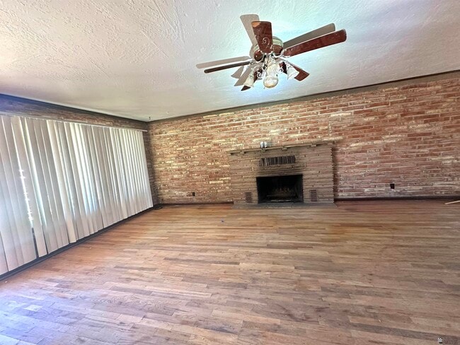 Photo - 34365 E County 5th St