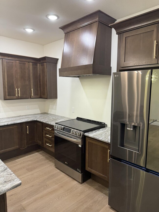 Photo - 1020 Crestland Ave