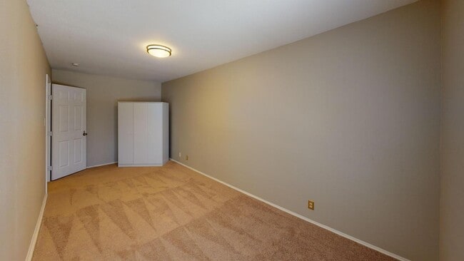 14102 N Hills Village Dr