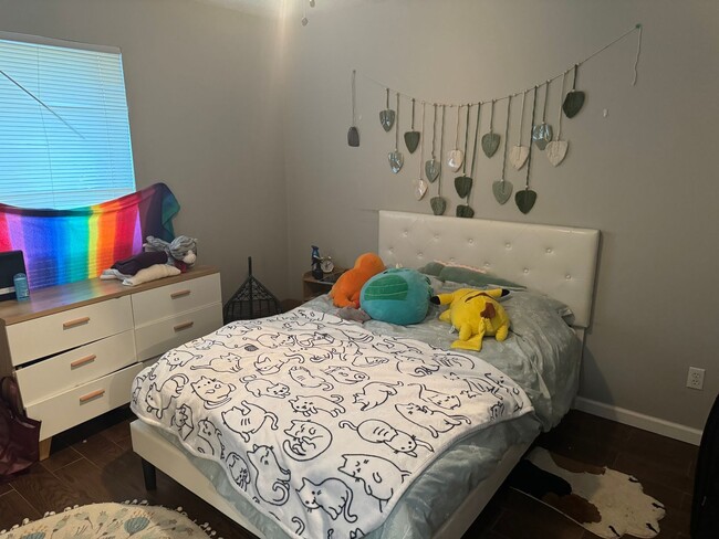 Photo - AVAILABLE AUGUST 1ST 2 Bedroom 2 Bathroom Apartment Near Bus Route