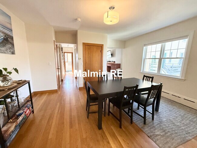 Photo - 920 E 4th St Unit 1