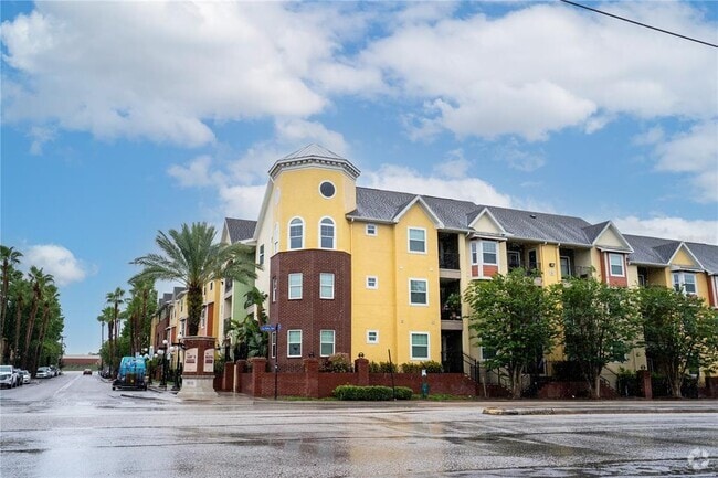 Building Photo - 1910 E Palm Ave Unit 8105 Rental
