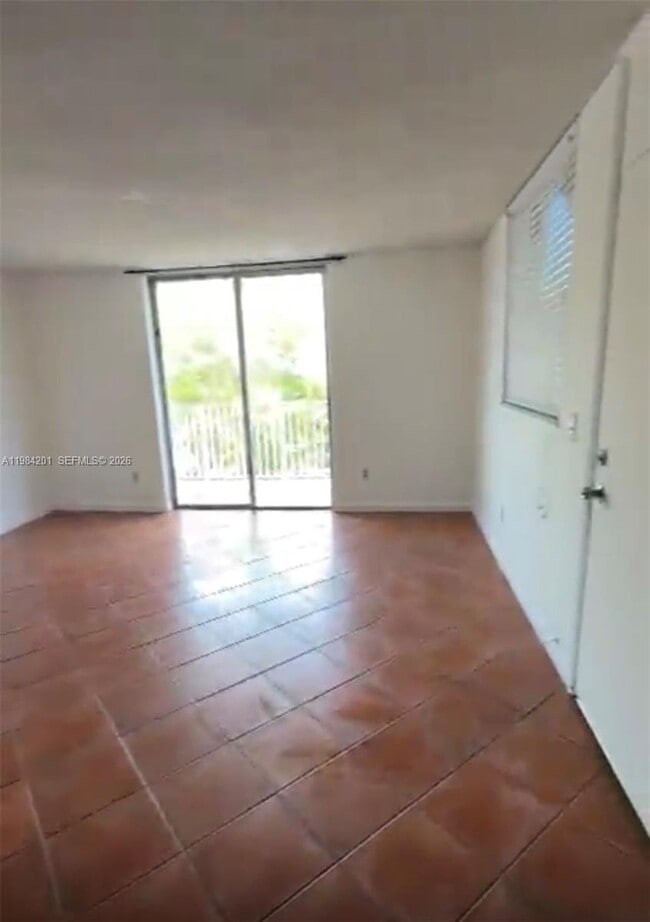 Building Photo - 1801 S Treasure Dr Unit 414
