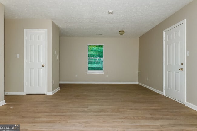 Photo - 35 Pinecone Ct