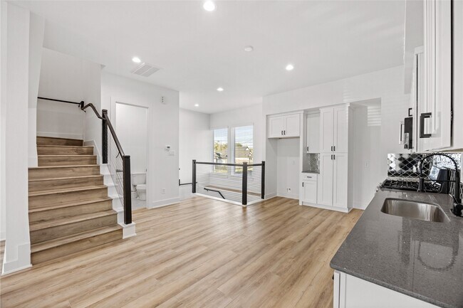 Photo - 14107 W Forest Dr