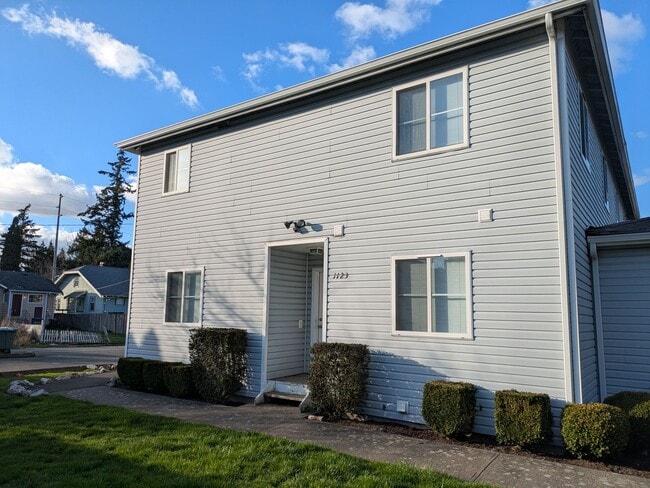 Building Photo - 1121 Humboldt St Unit 1121
