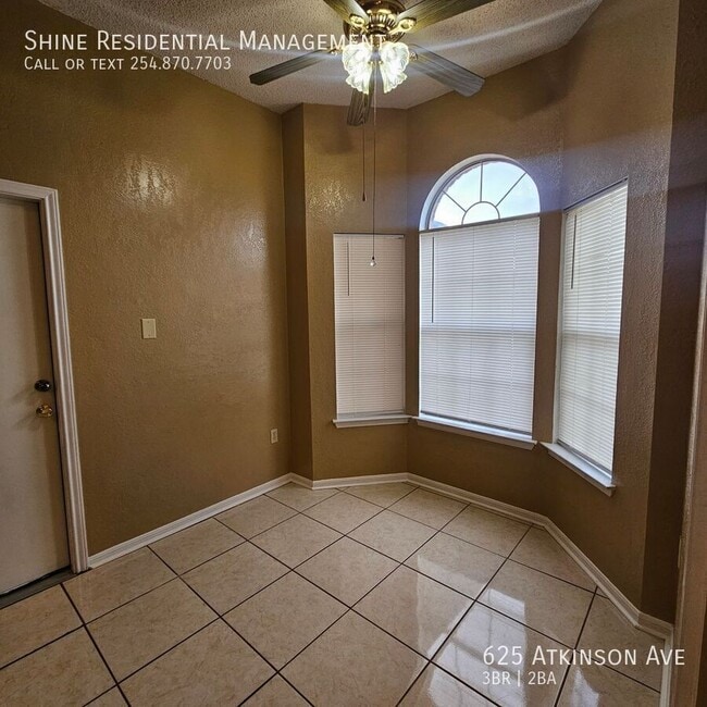 Photo - 625 Atkinson Ave