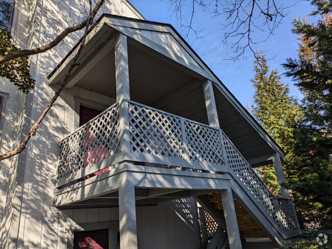 Building Photo - Amazing Hunters Crossing Condo!