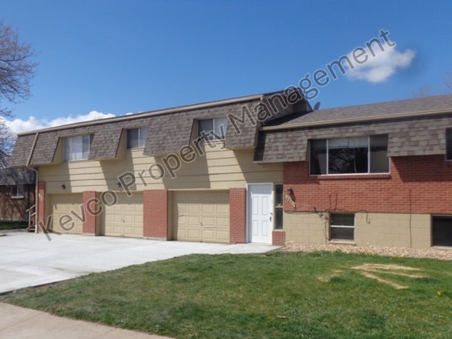 Building Photo - 2801-2805 Stanford Rd Unit 2803 Stanford Rd