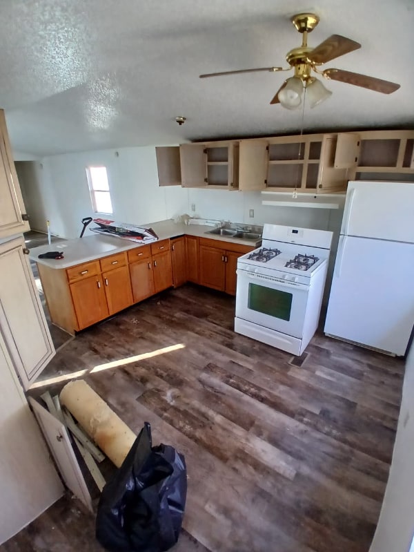 Photo - 905 W 37th Ave