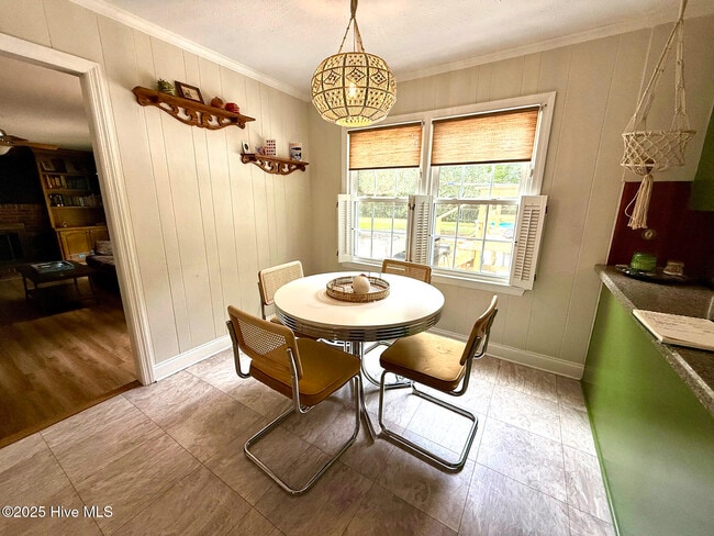 Photo - 217 Devonshire Ln