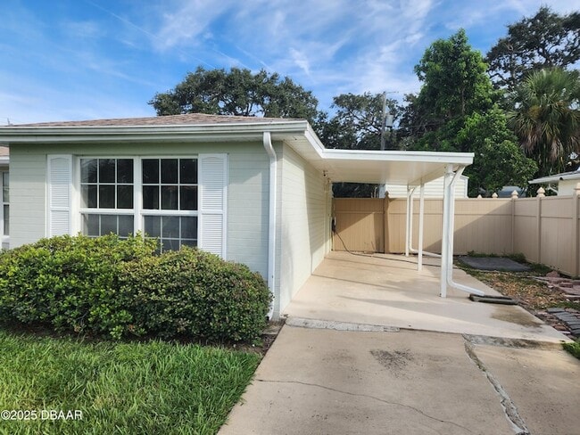 Building Photo - 1903 John Anderson Dr Unit REAR Rental