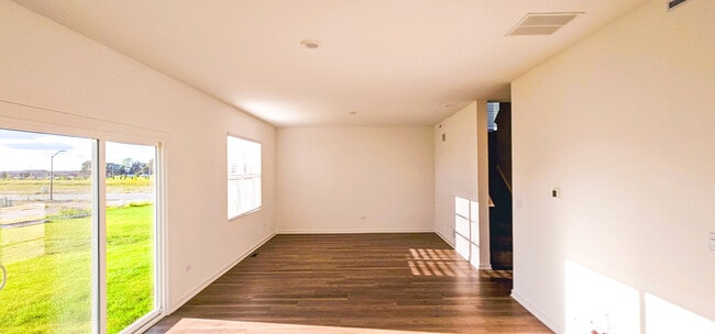 Photo - 2444 Scribe St