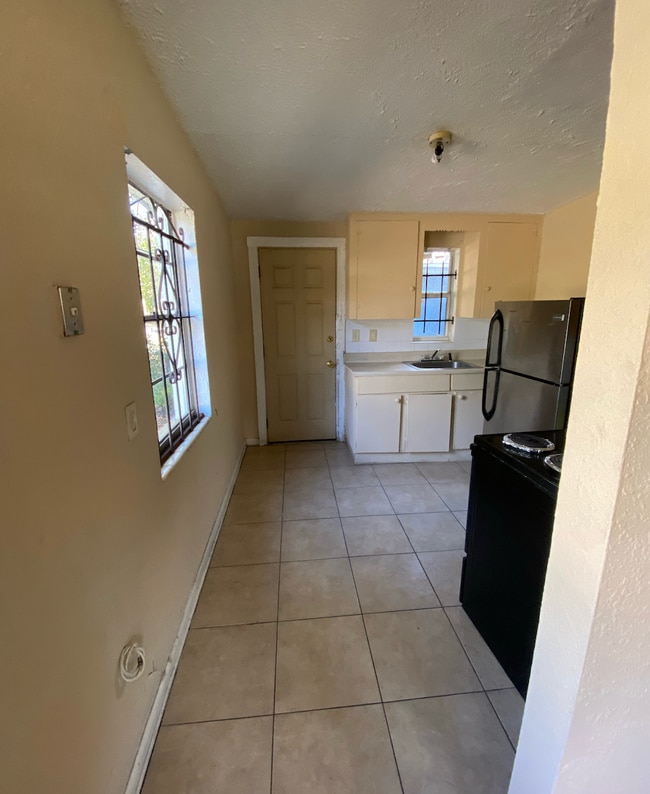 Photo - 1598 W 23rd St