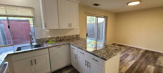 Photo - Remodeled Large 4 Bedroom 2 Bath Condo  in...