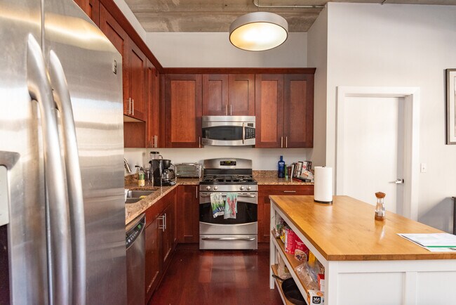 Photo - 3245 N Ashland Ave Unit 2a