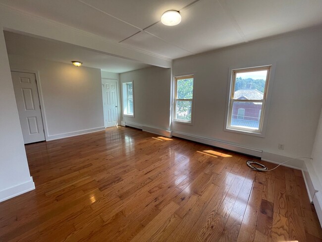 Photo - 129-131 E Quincy St Unit 131