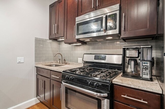 Building Photo - 100 Old Harbor St Unit 1