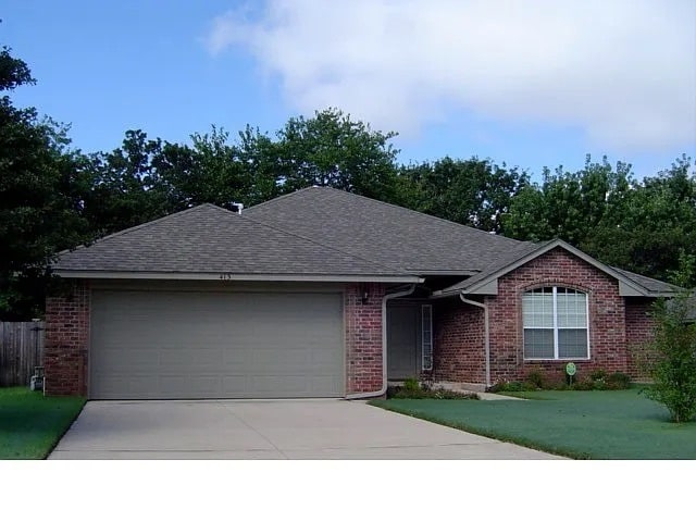 Photo - 413 Pinehurst drive