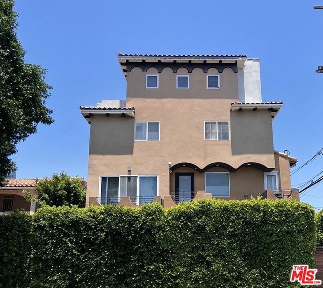 Photo - 6061 Cashio St Casa