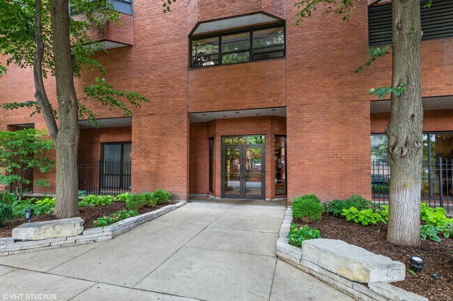 899 S Plymouth Ct