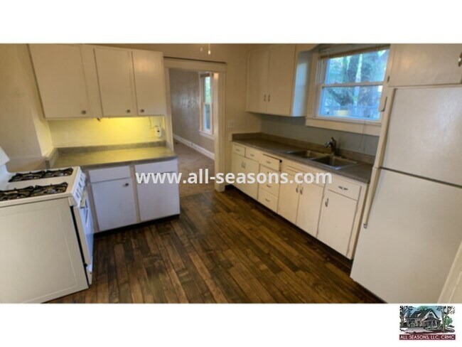 Photo - Charming bungalow in Old Colorado City