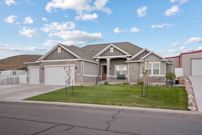 2237 E Horizon Dr