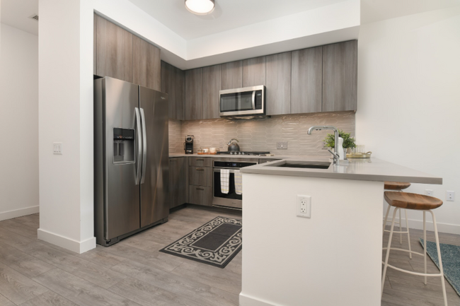 Photo - 855 W Madison St Condo