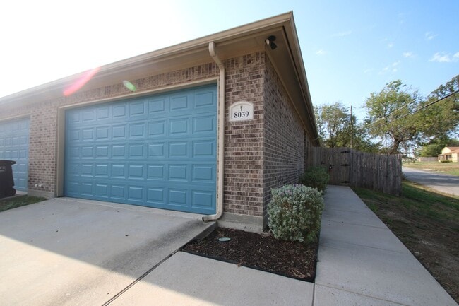 Photo - 8037-8039 Arbor Unit 8039