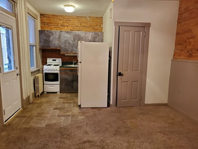 612 E Chestnut St Unit 1