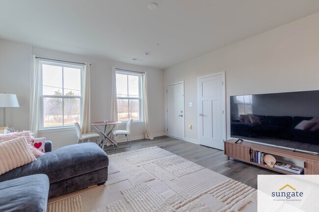 Photo - 100 Matisse Pl Unidad 1002A