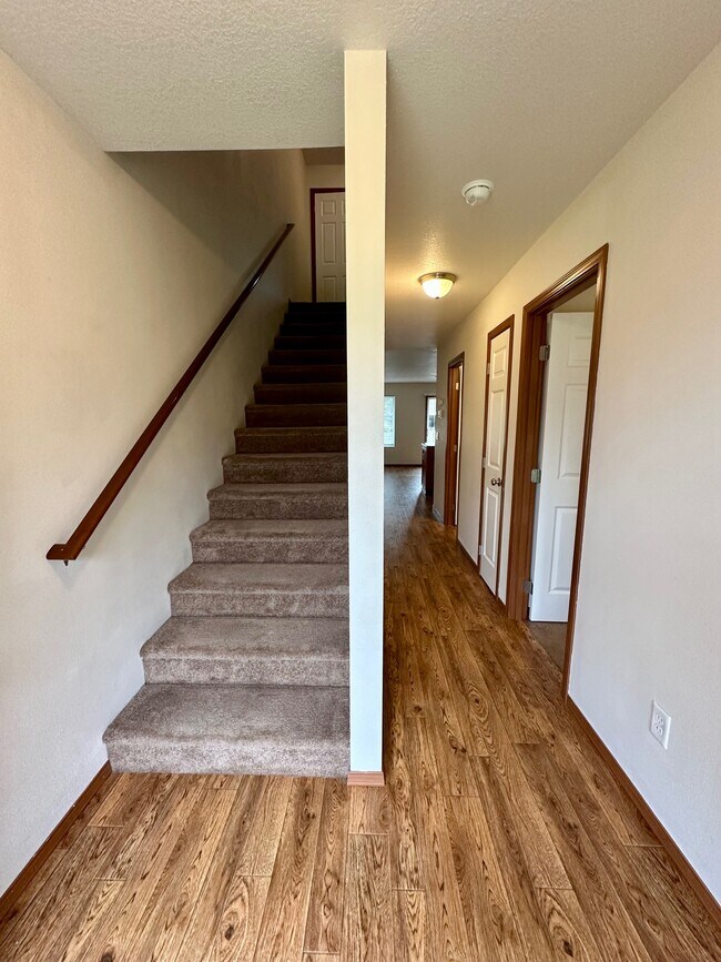 Photo - 297 Sowell Dr