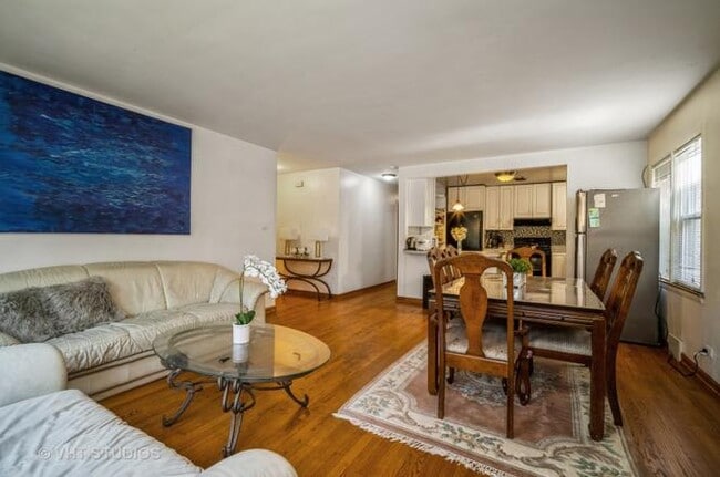 Photo - 4914 Louise St Unit #1