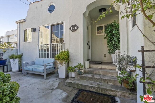 Building Photo - 126 Driftwood St