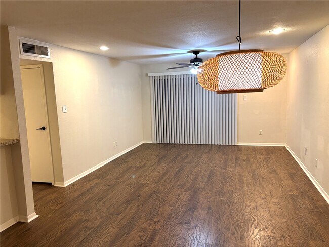 Photo - 3025 Walnut Bend Ln Unit True