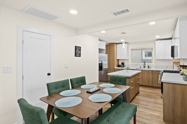 Photo - 6449 Woodlake Ave