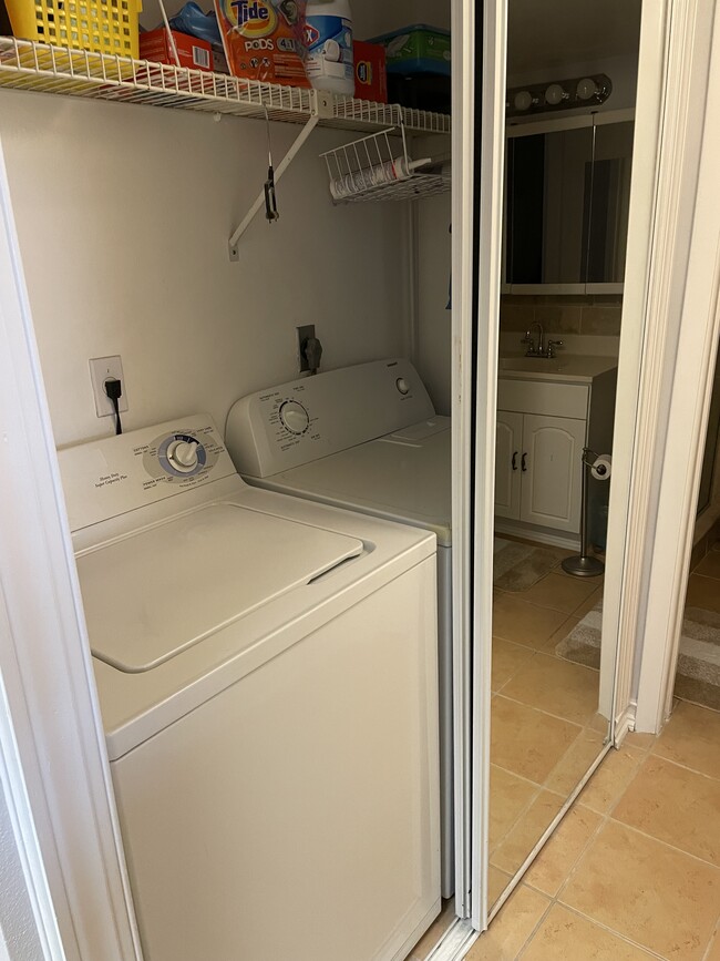 Photo - 2875 Palm Beach Blvd Unidad C507