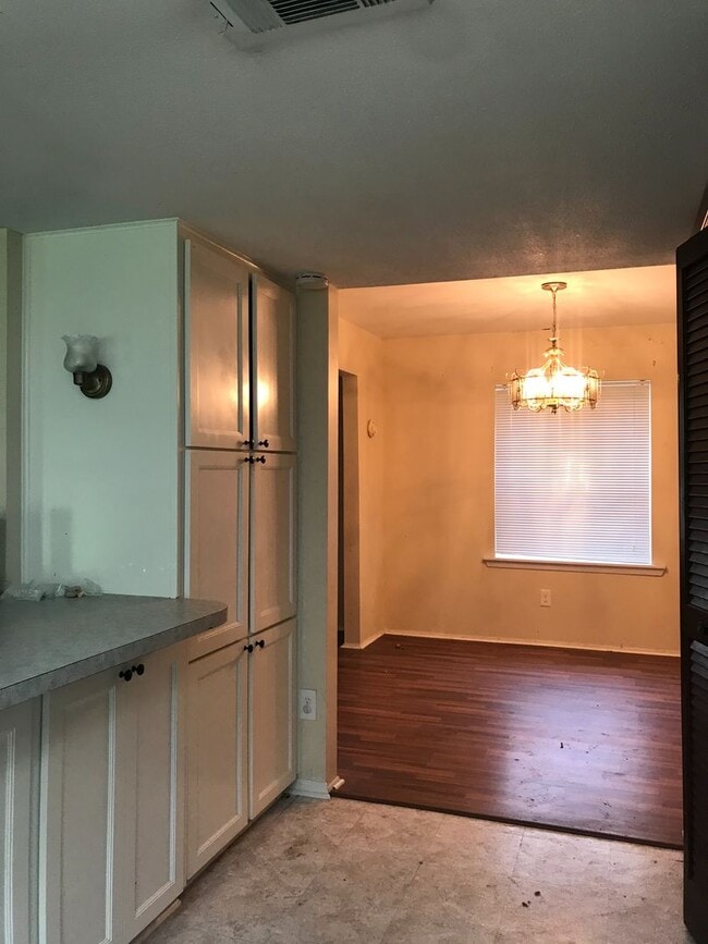 Photo - 11101 Parkside Dr