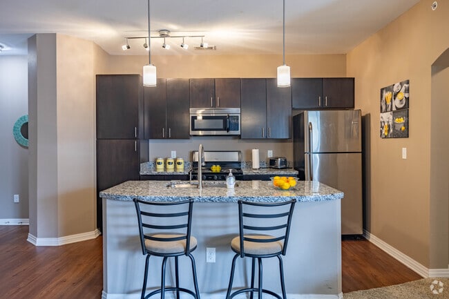 1BR, 1BA - Kitchen - Avalon at the Pointe