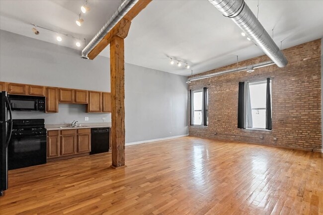 Building Photo - 1812 S Bishop St Unit 203 Rental