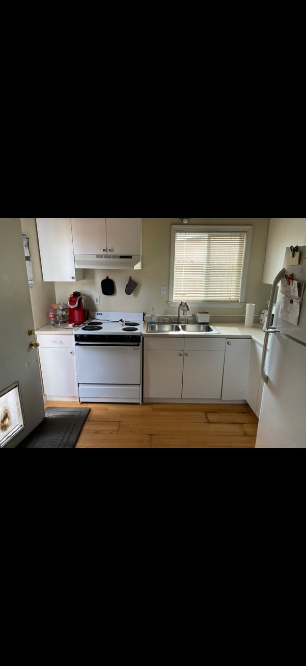 516 W D St